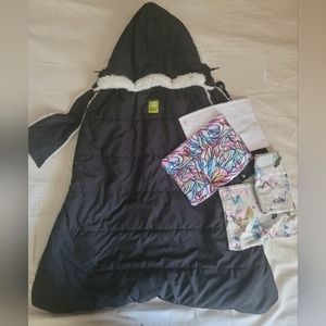Lillebaby hygge cover and 2 sets suckpads